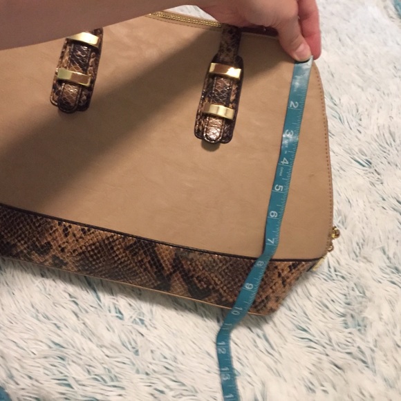 ✨CHARMING CHARLIE SNAKESKIN PURSE✨ - Picture 7 of 8